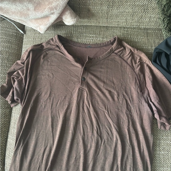 Men's shirts -lulu lemon and fresh tee - Picture 8 of 10